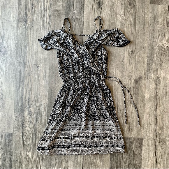 Black and white summer dress by Xhilaration - Juniors Size Small - Picture 1 of 10